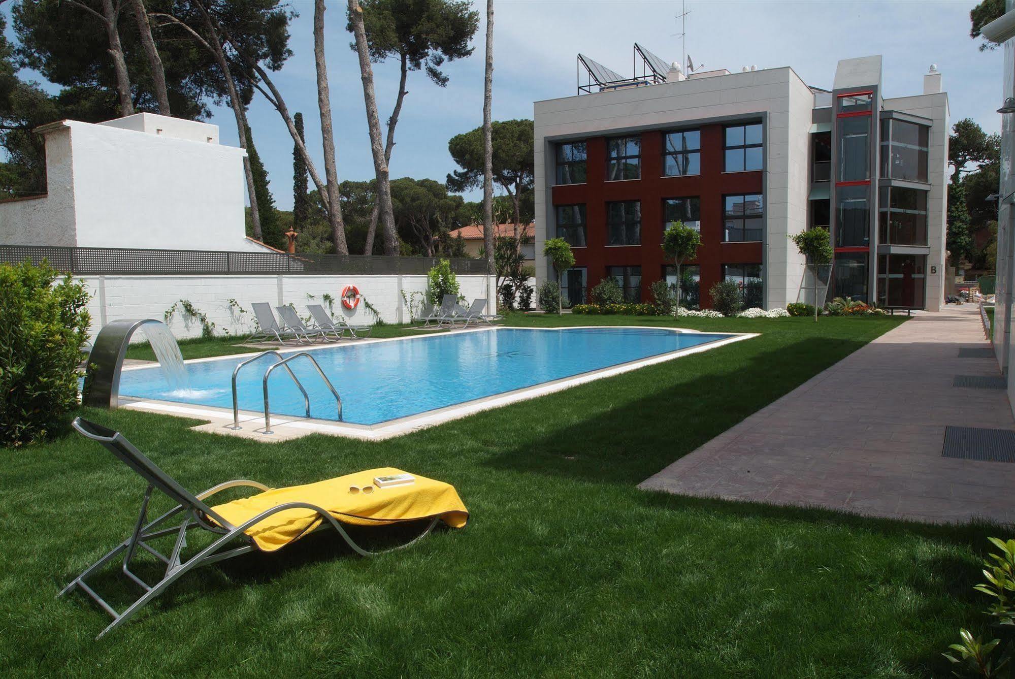 Apartamentos Royal Marina Gardens Castelldefels Exterior foto